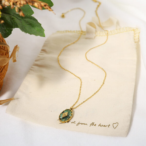 European and American square necklace niche high-end retro collarbone chain necklace accessories for women - Image 2